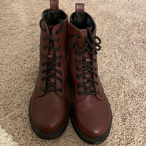 Combat boots